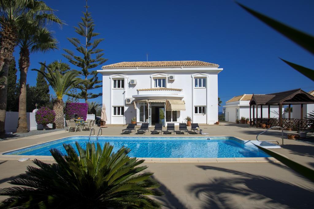Villa Georgia Pernera Exterior photo