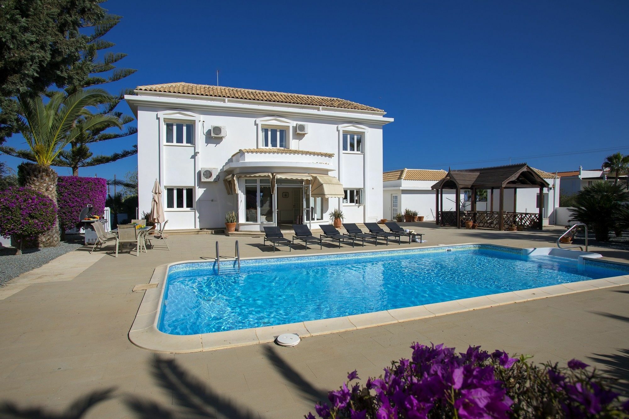 Villa Georgia Pernera Exterior photo